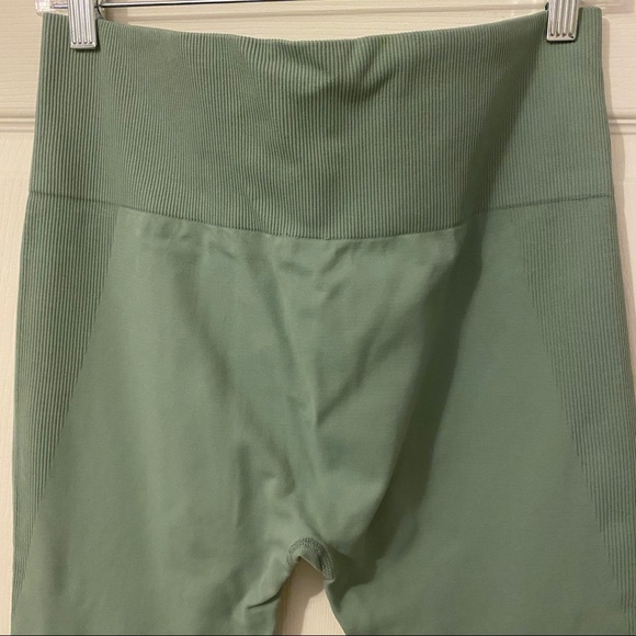 JOY LAB High-Waisted Seamless 7/8 Capri Leggings - Picture 6 of 10